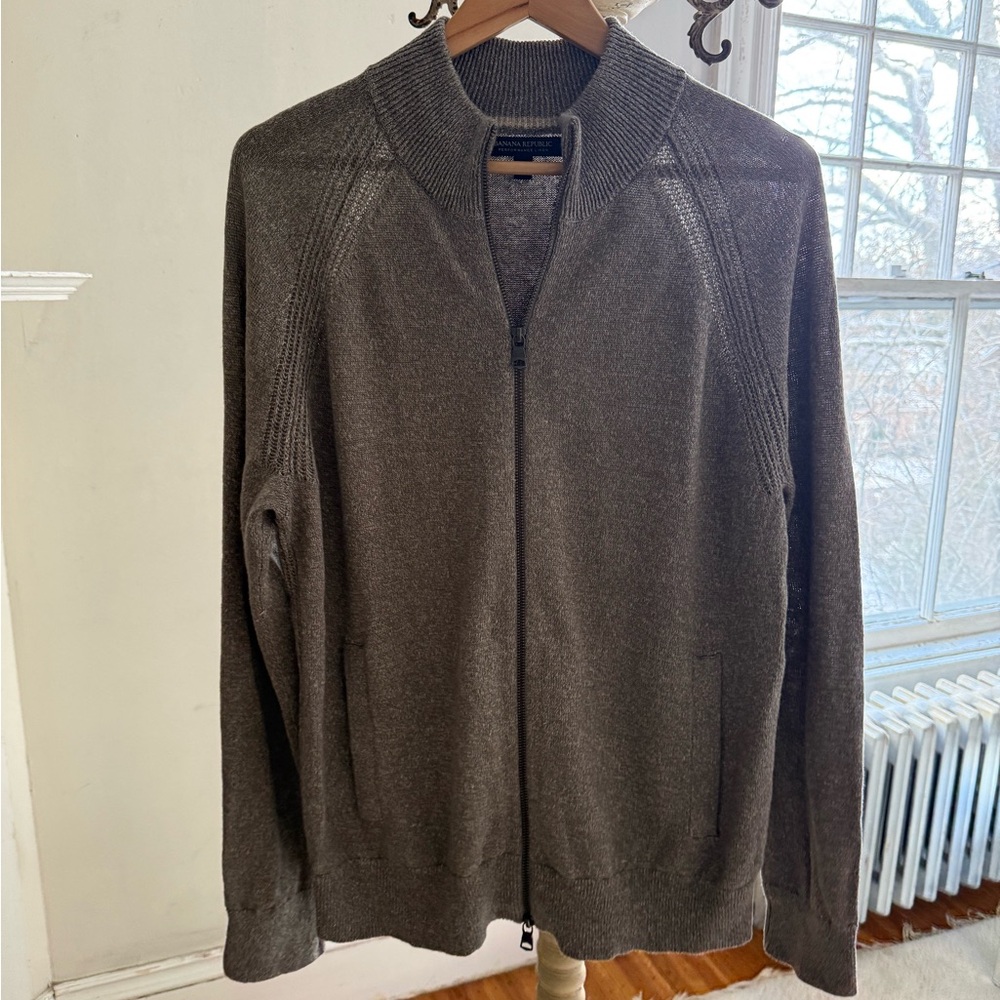 Banana Republic Men's L Zip-Up Sweater - Taupe. Performance Linen. Like new